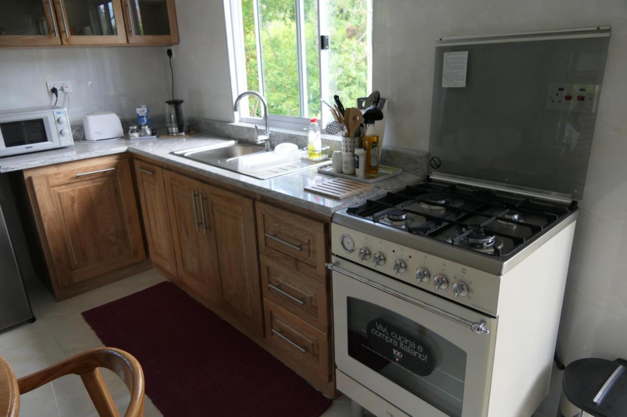 Tropical Garden Self Catering Victoria Exterior foto